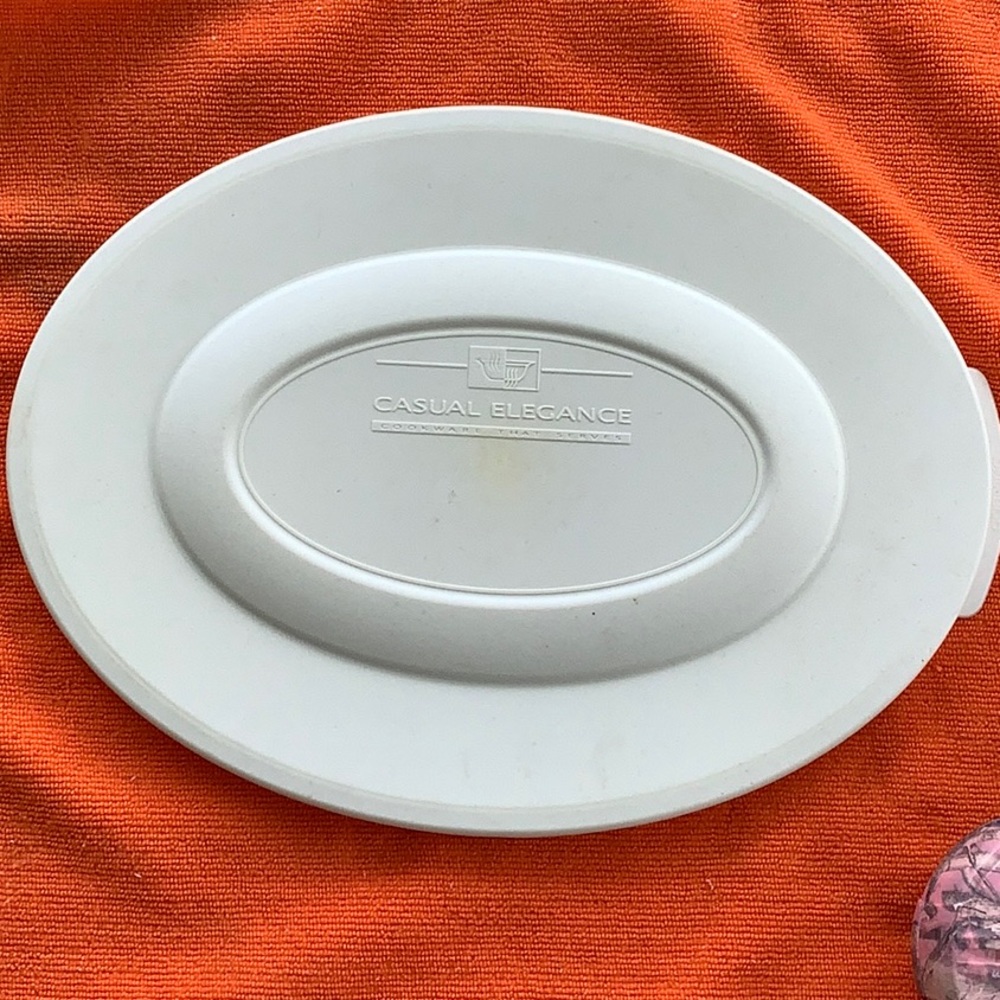 Corning casual elegance replacement lid.  L-31-PC